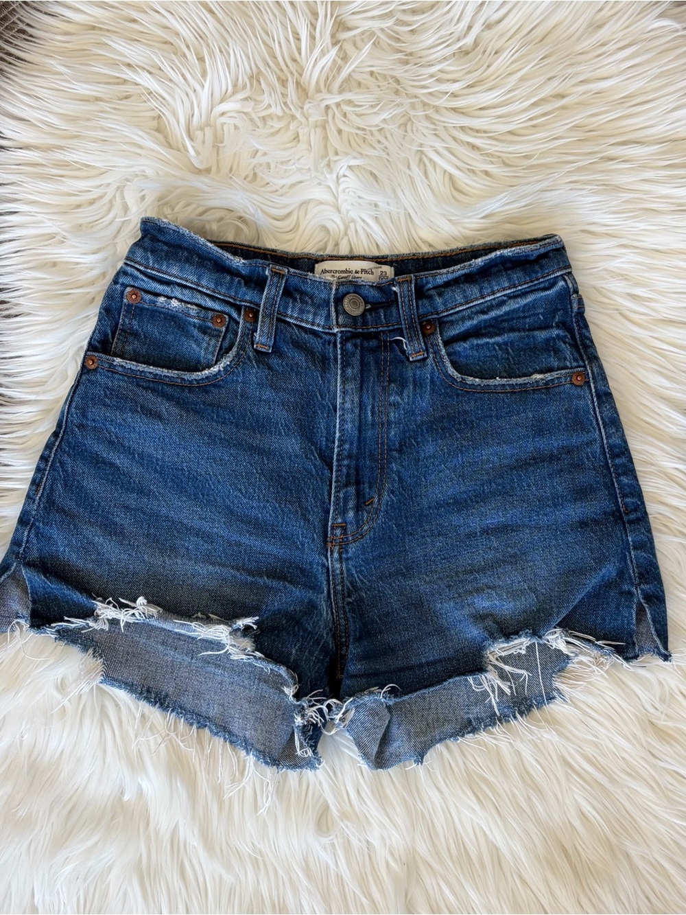 Abercrombie and Fitch the Cutoff Short High Rise Size 23 or 000